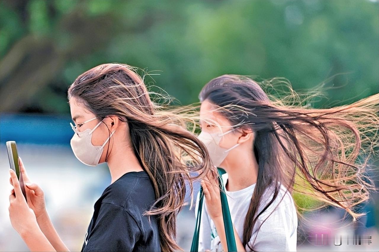 年轻人“脱发焦虑”催生800亿市场，科研论文数量10年翻倍，机构开出70万年薪抢