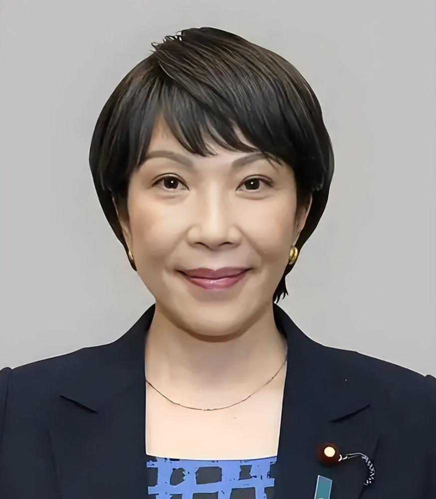 日本那把刀，终究还是落了下来。
 
8月16日，日本经济产业省出台的新规正式落地