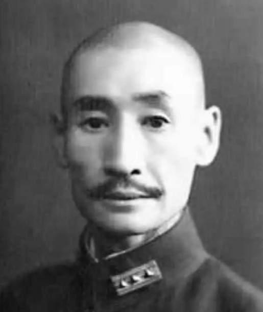 1932年，马占山宣布向日本投降，一时间国内骂声一片，谁知在受降仪式上，马占山却