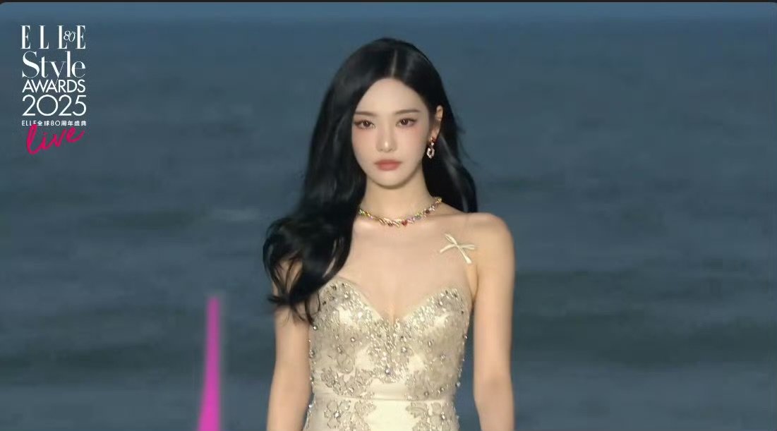 宁艺卓拖尾纱裙宁艺卓蝴蝶结吊带 宁艺卓拖尾纱裙 ​​​