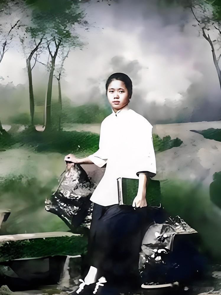 1929年，上海公学的考场，未来的“原子弹之母”吴健雄挥笔答卷。阅卷老师胡适看到