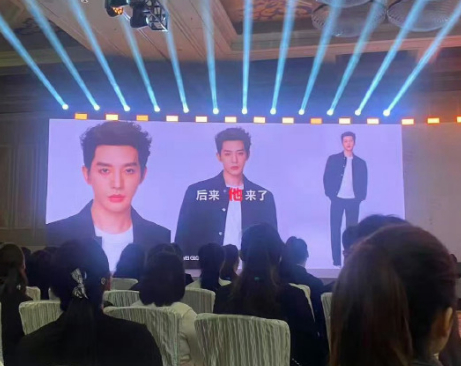 看了迪奥的总结大会，邓为真的是妥妥的c位，这商业价值逆天了销售额和销售数据我就不