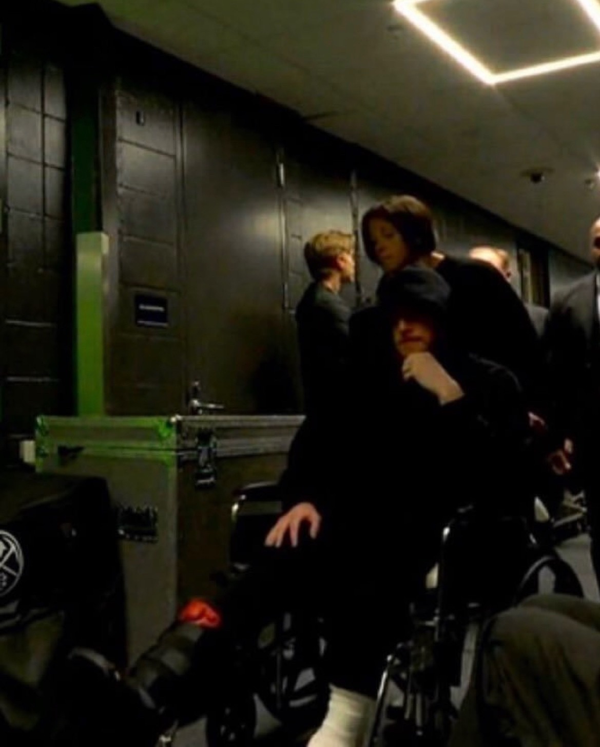 0号球衣的魔咒？过去两个赛季的季后赛，遭遇跟腱撕裂的球员都身穿0号球衣，今天迪温