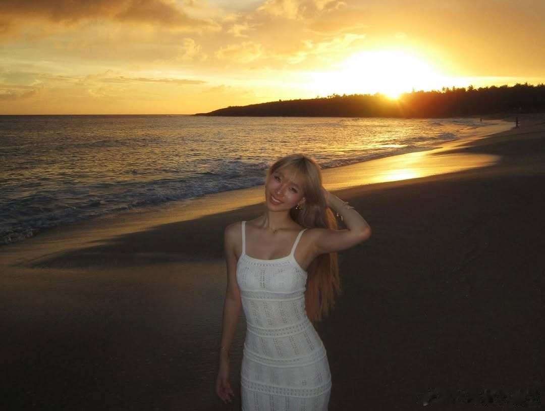 小S大女儿elly晒度假照小S大女儿elly晒新发色 小S大女儿elly晒度假照