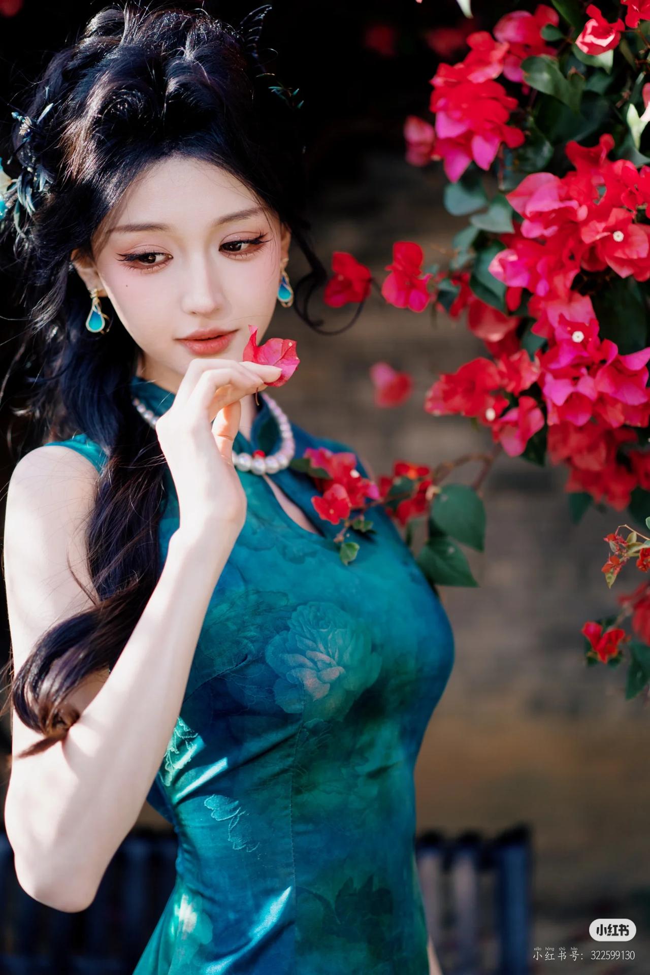 春日生活打卡季美女旗袍穿搭写真