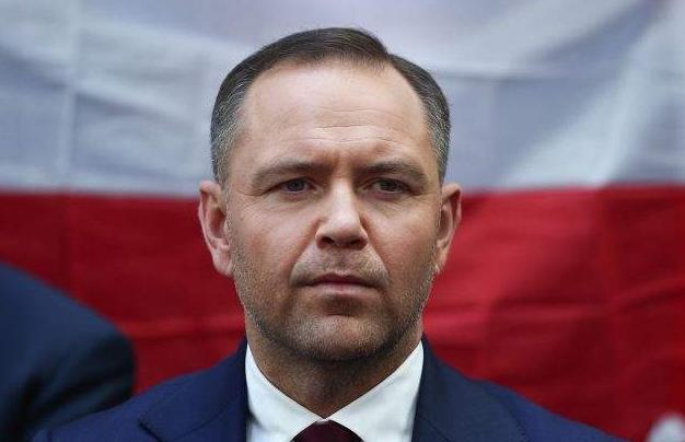 9月14日，波兰总统正式签署了协议，允许北约成员国的武装力量进入自己的军队进行驻