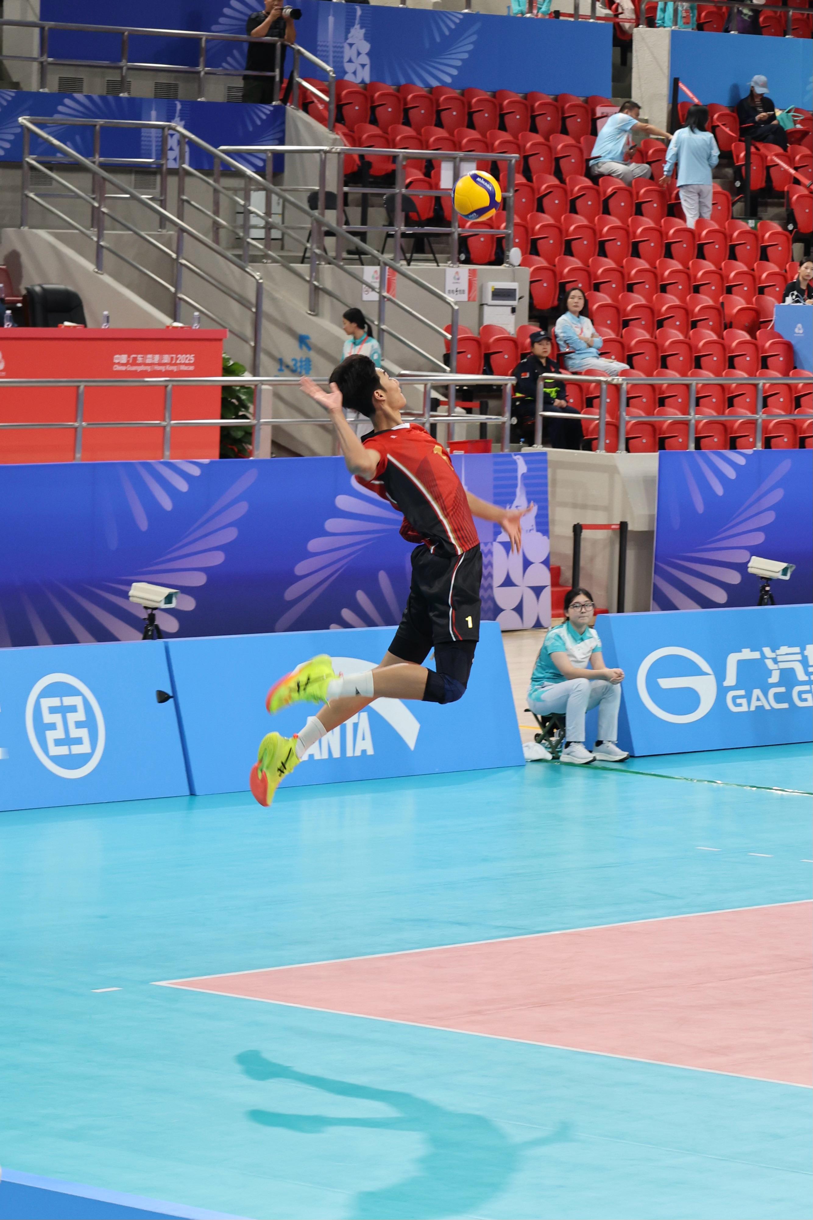 鲁青的脸现在在我这里都清晰了这场我简直在乱拍啊 