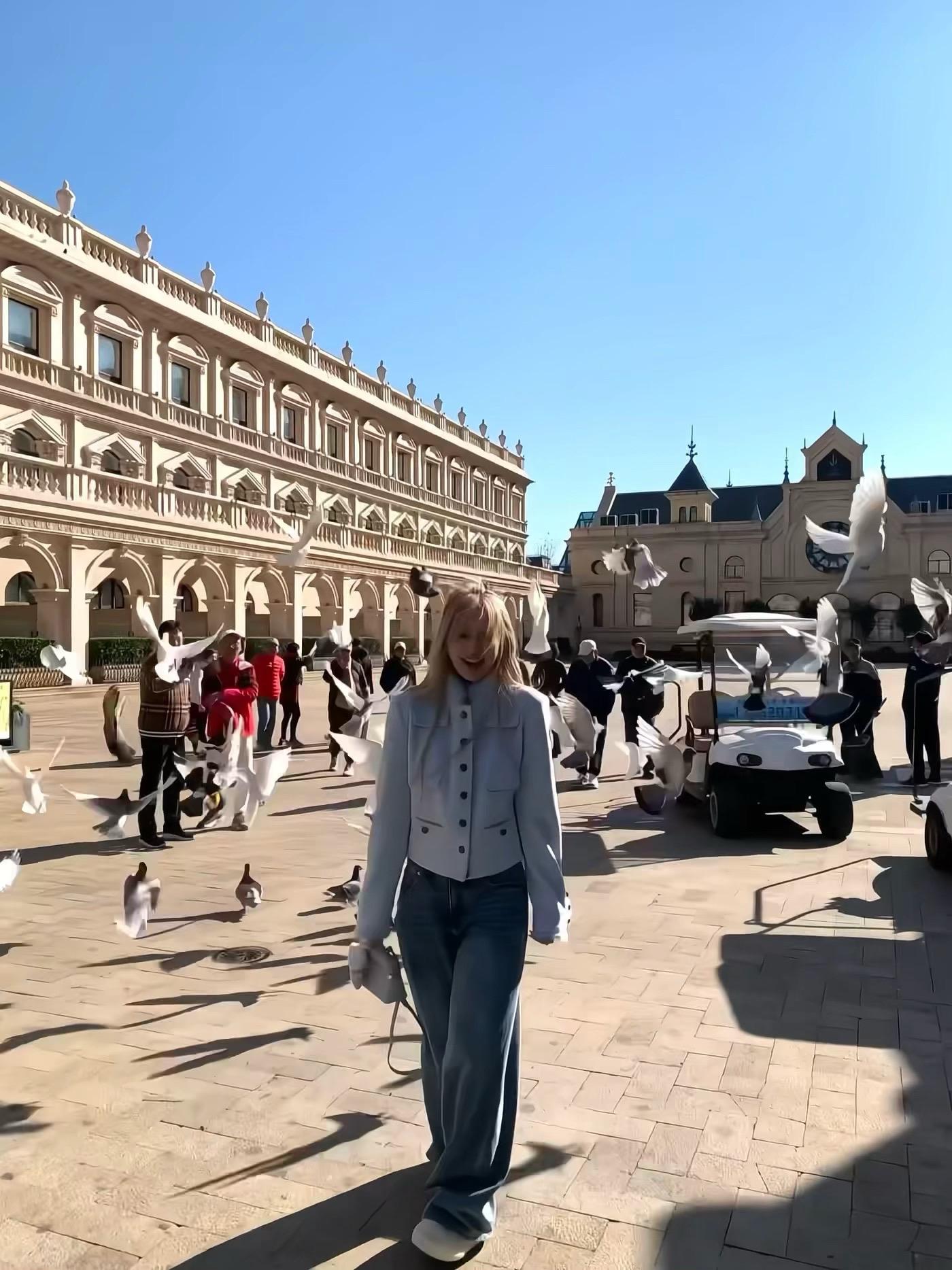 请问你现在那边是几点