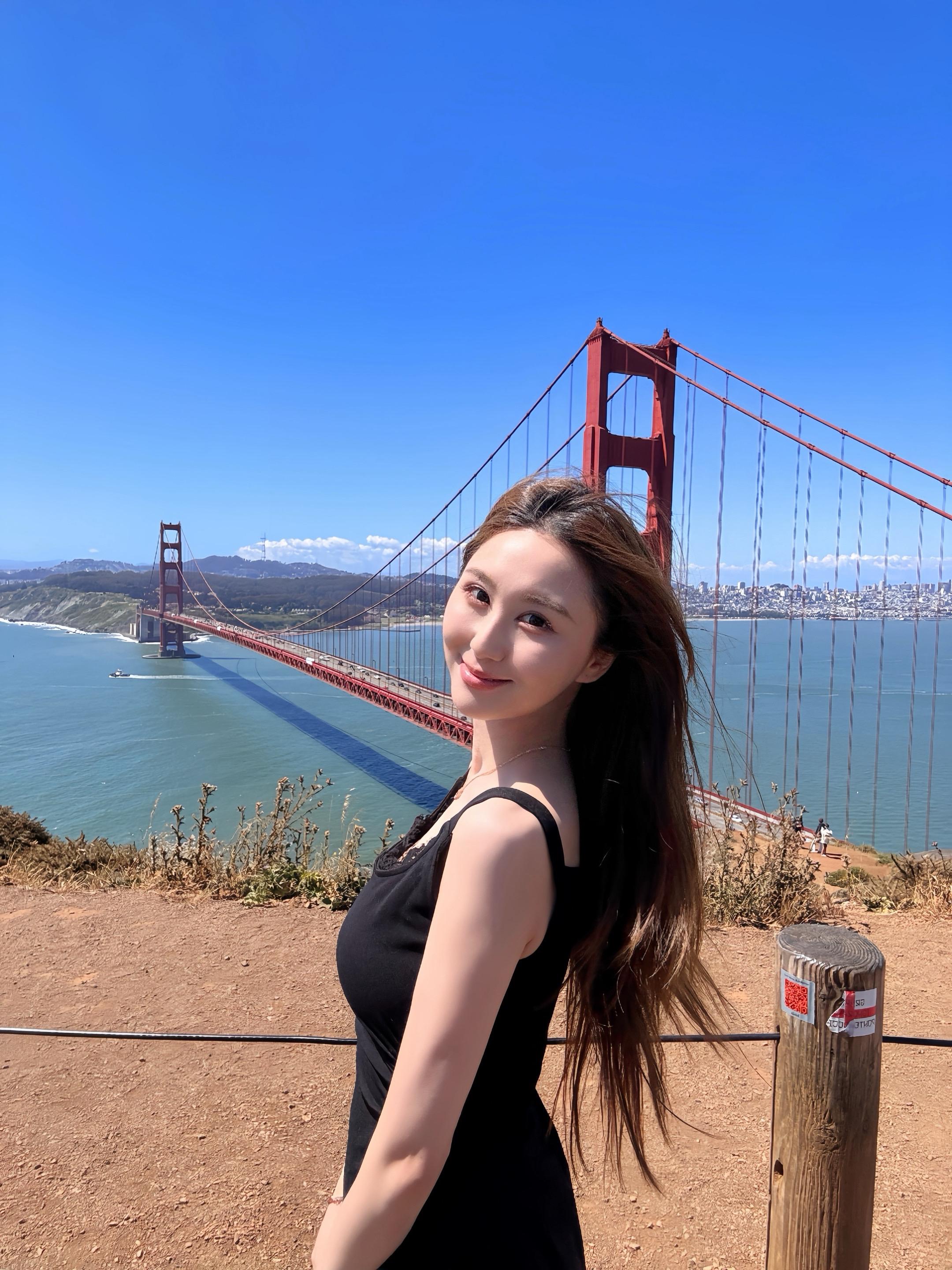 🇺🇸在金门大桥拍完就得去斯坦福上课了。👩‍🎓阳光明媚的每一天都...