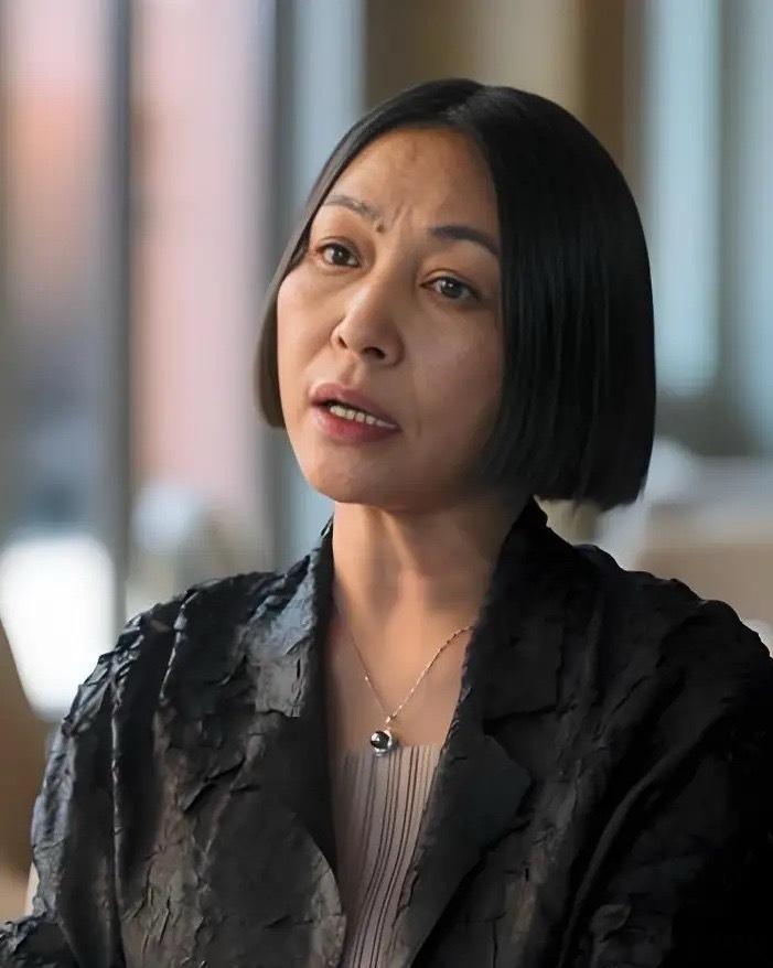 演朱亦飞这演员姚橹，不查不知道一查没想到，他现实生活中的老婆居然就是在电视剧《归
