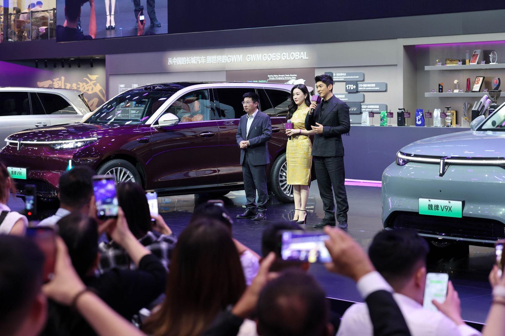 4月24日，魏牌携V9X等重磅车型登陆北京车展，正式公布魏牌V9X年内出海计划，