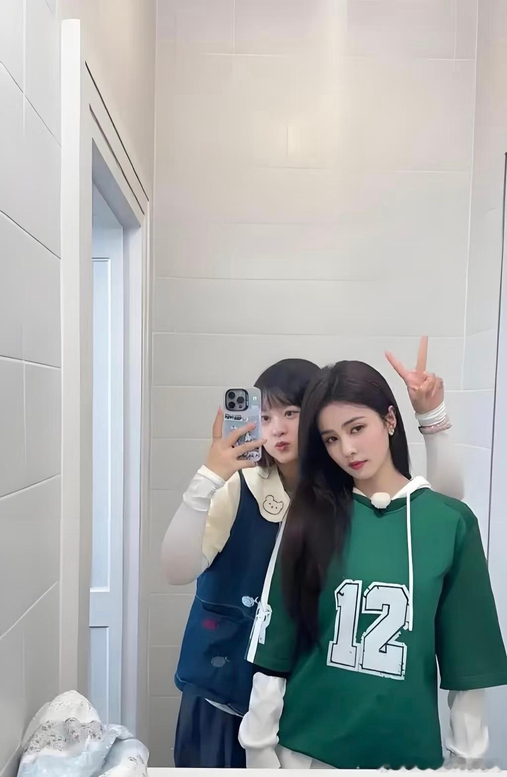 白鹿的同款闺蜜代古拉k也有一个 《我赞红人》里代古拉 K 闺蜜好棒！太喜欢这友情