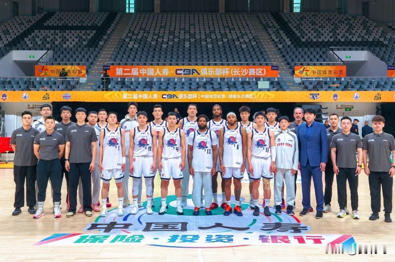 高诗岩本月五号归队，和山东男篮大部队会合，之前在国家队比赛，小高归队后主要是调整