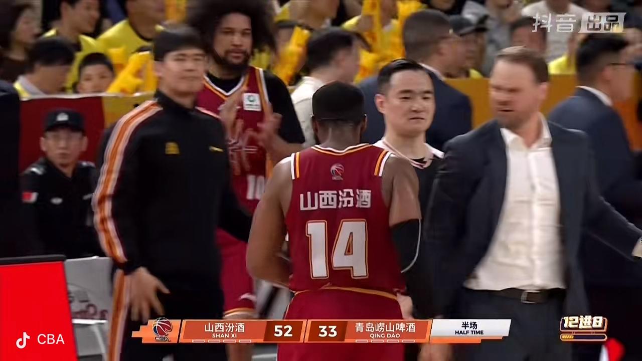 上半场比赛结束了！白酒队还是大比分领先啤酒队！

        刚刚结束的山西