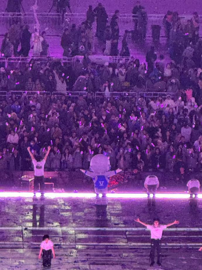 张杰北京鸟巢站 离张杰的鸟巢站演唱会越来越近了，好期待啊！求求让我抢到票吧张杰未