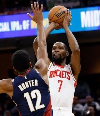 火箭8人换杜兰特1人值不值？数据告诉你。

北京时间11月20日，火箭客场114