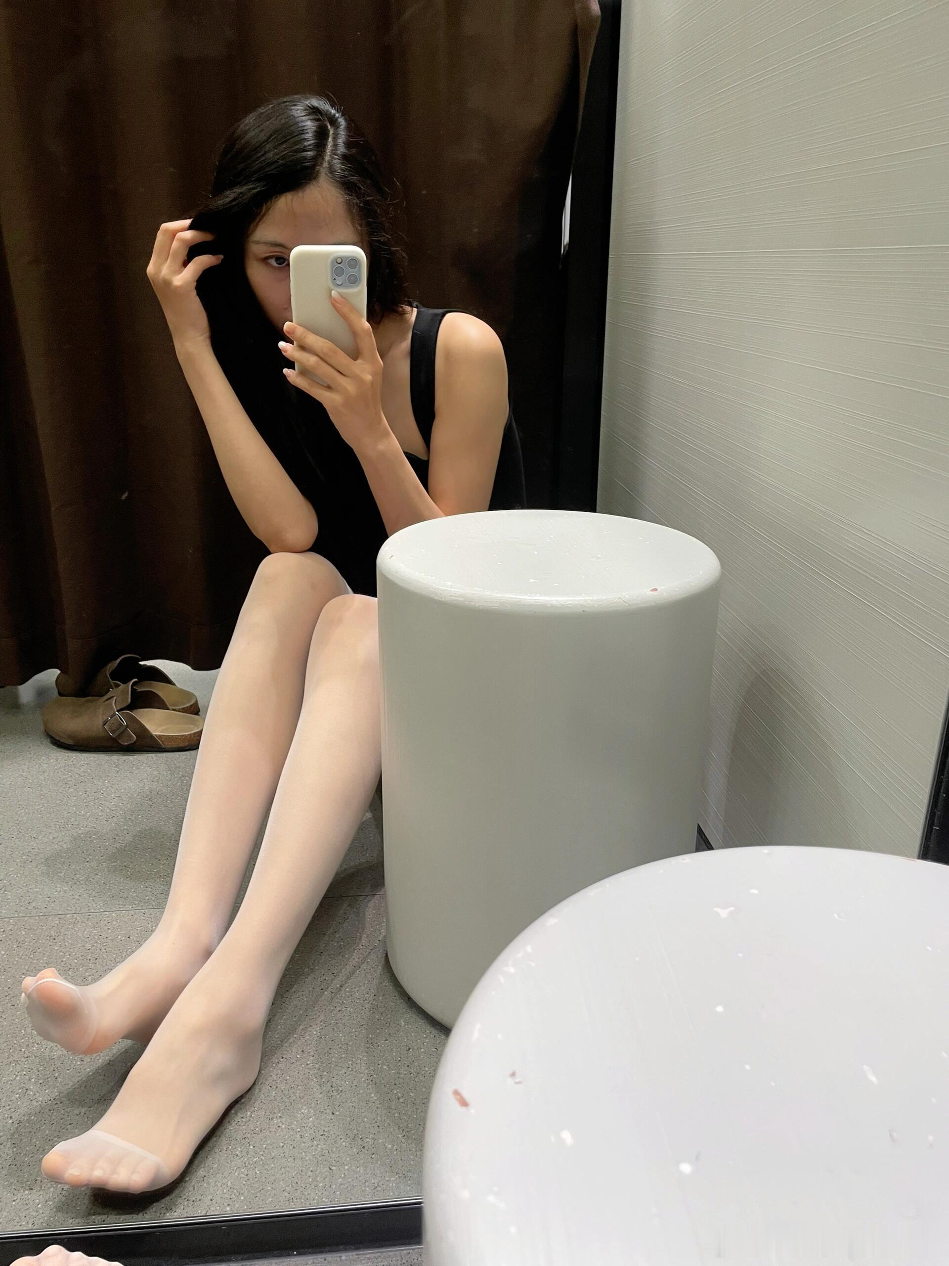 只觉得这双丝袜很好看～ ​​​