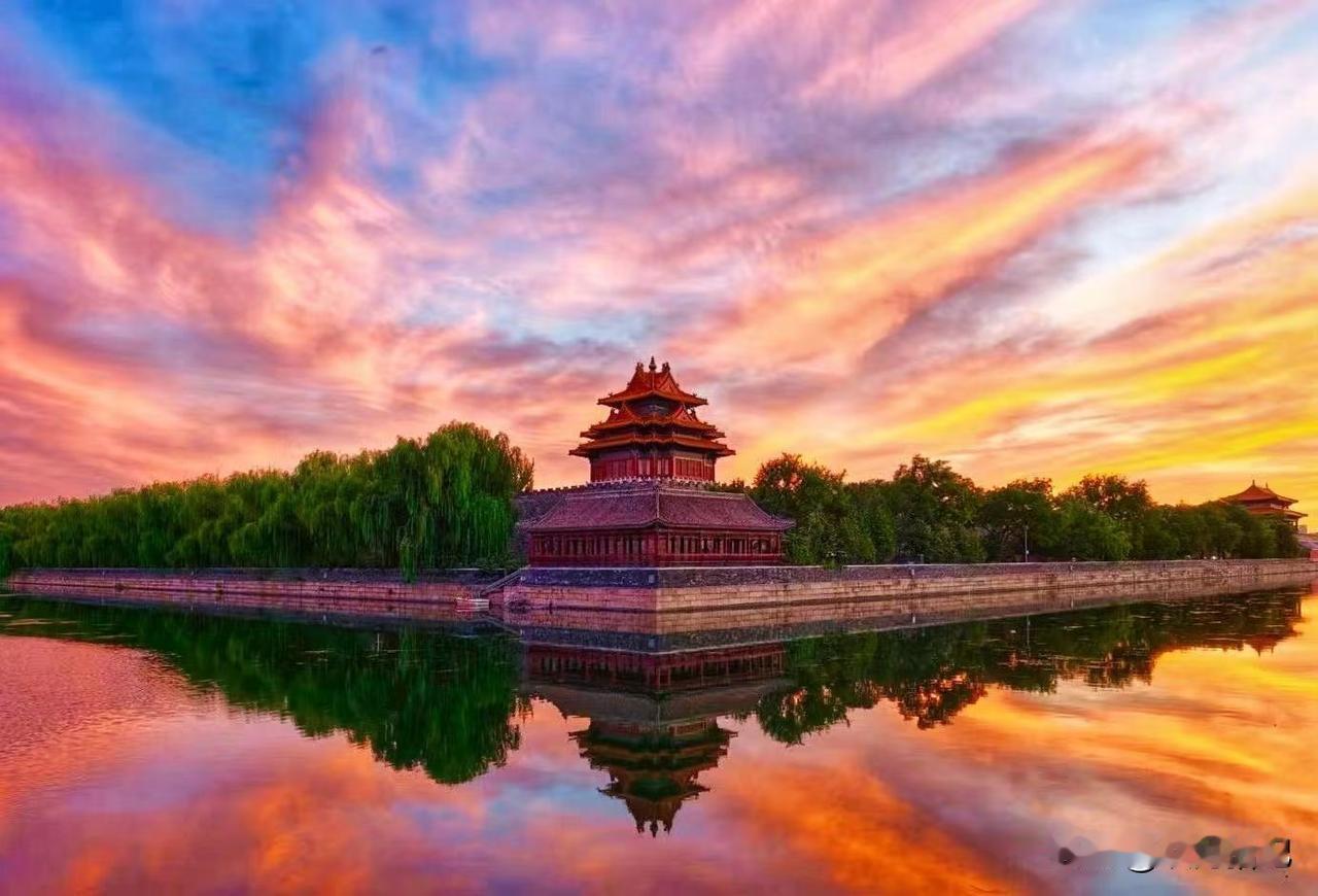 ​𝟐𝟎𝟐𝟓⦁𝟎𝟗⦁𝟏𝟕

今天的朋友圈
被北京的天空刷屏
这是⭕
