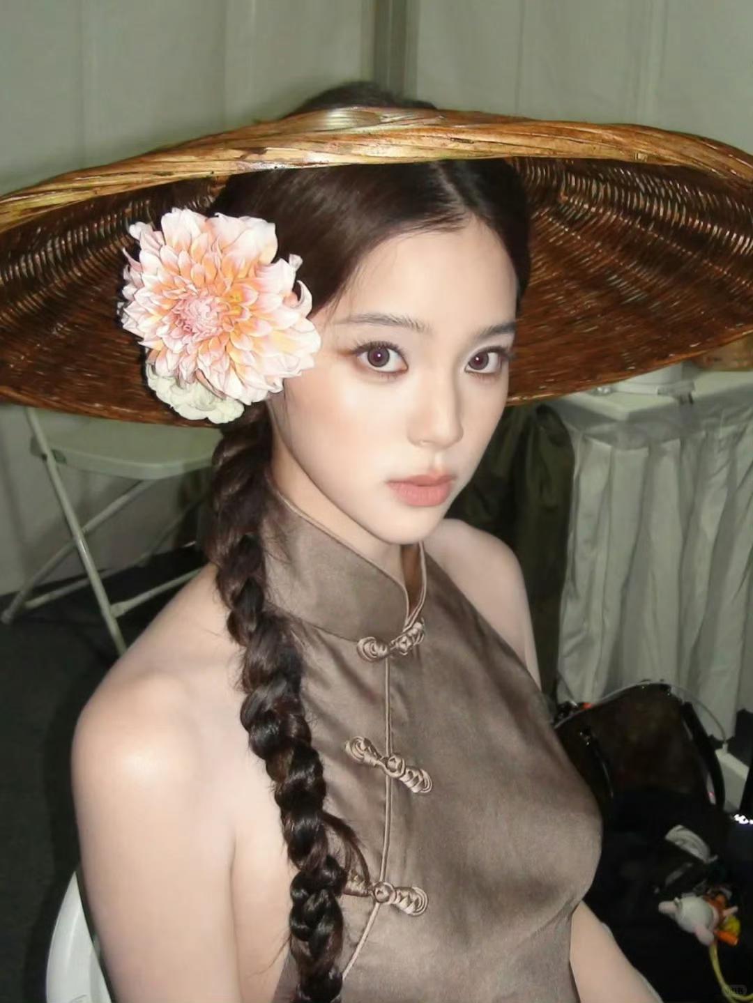 欧阳娜娜旗袍造型，身材好穿旗袍就是好看！ ​​​