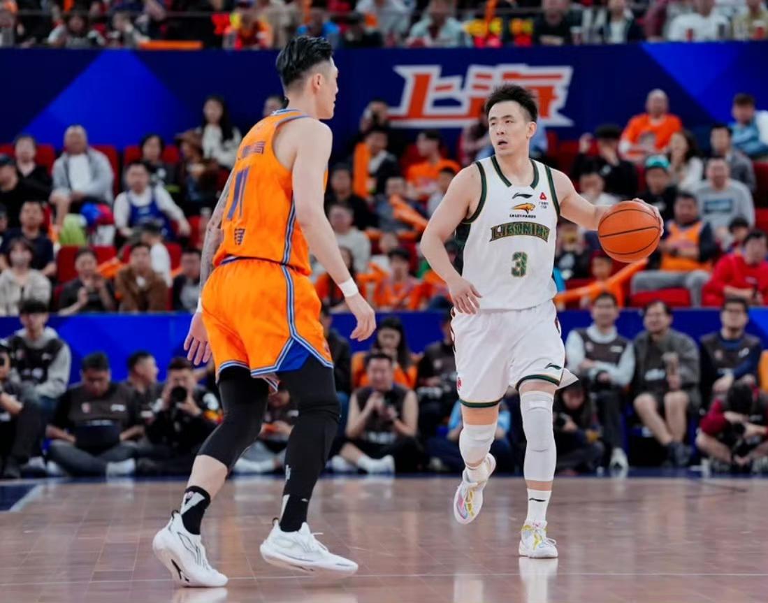 辽宁本钢男篮输球后，赵继伟的一句发文“呵呵”引发热议，他究竟是想要表达什么呢？