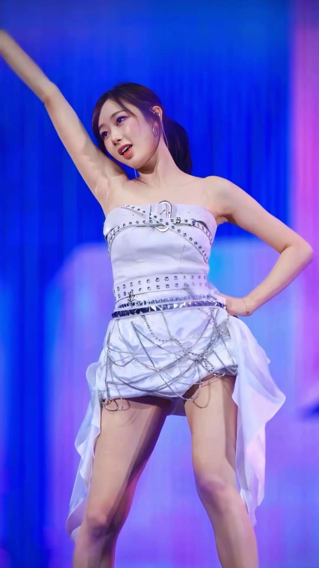 性感女神 韩流热舞 吉赛尔giselle 大长腿 舞台现场