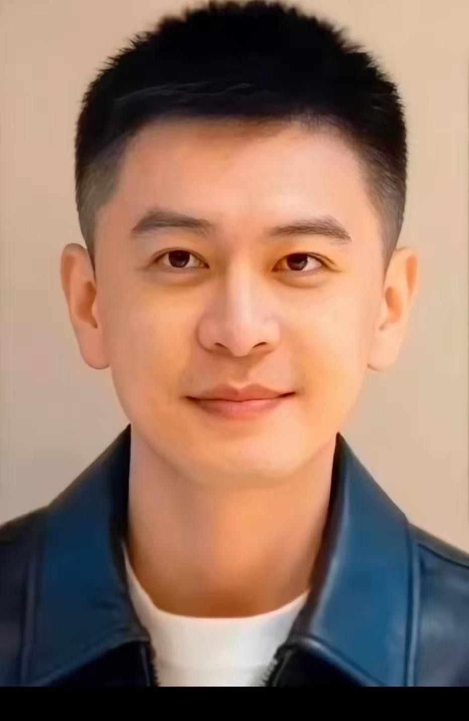 终于发现一个能和杨鸣比帅的人了，他叫王彦霖，在上海戏剧学院上学时就被称为上戏的校