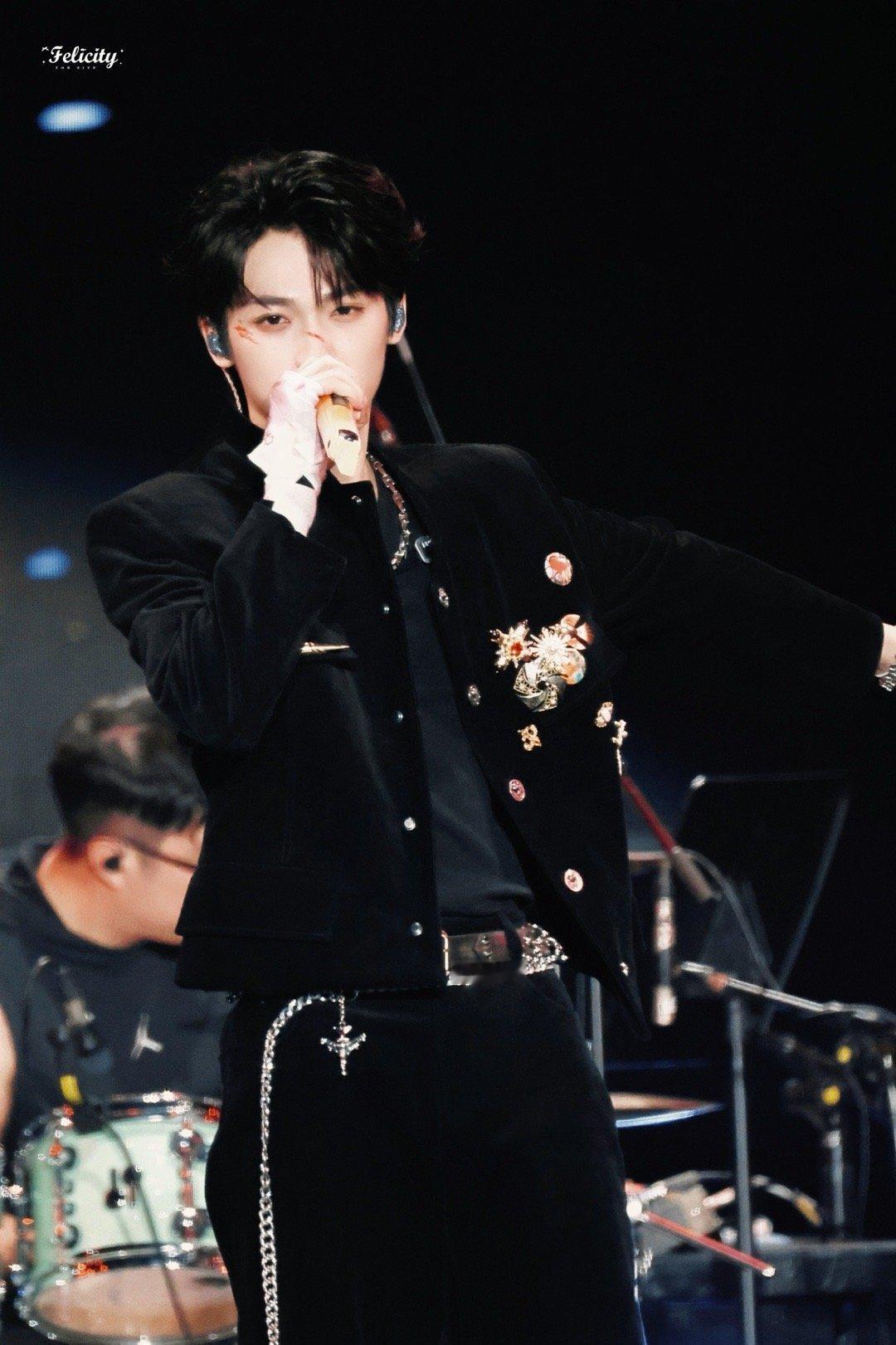 🔮 遇见你的那天 樱花开满南山