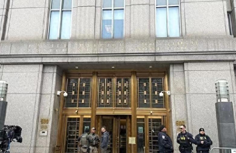 马杜罗夫妇出庭，不认罪，下一步会怎样。

当地时间1月5日，被美国抓走的委内瑞拉