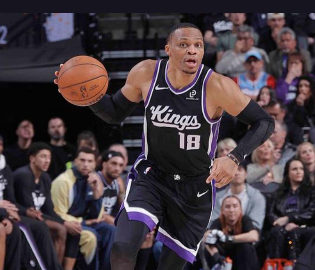 哈登转战骑士，首秀能否力挽狂澜？他是否能终结威少的统治？
在2月8日的比赛中，3