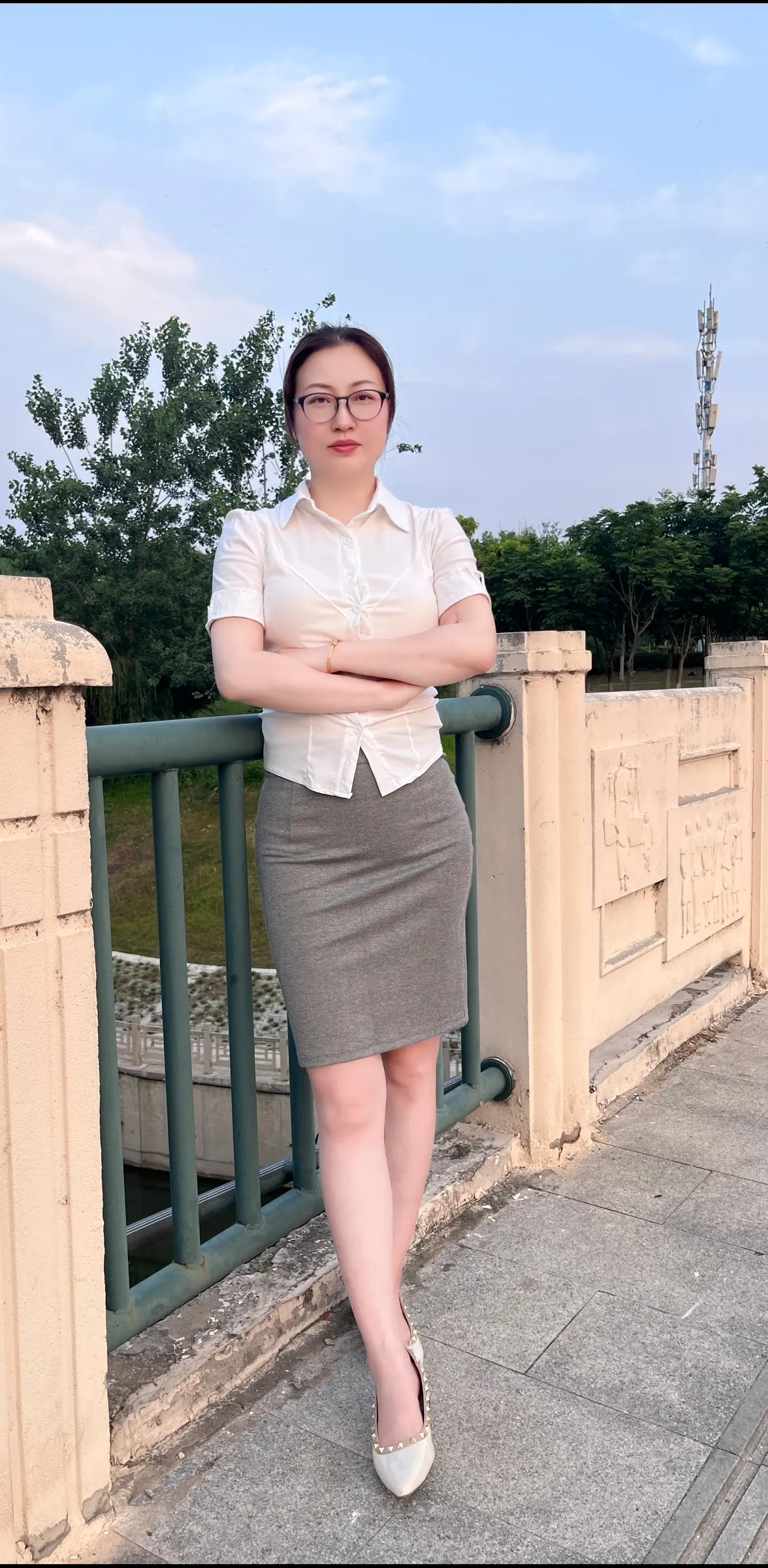 七月的第一条祝福我想送给你，遇见七月，遇见美好，希望我们的七月有数不尽...