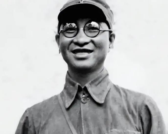 1933年，陈赓和廖承志在上海被捕，陈赓一如既往地硬气，但廖承志却表现得毫无骨气