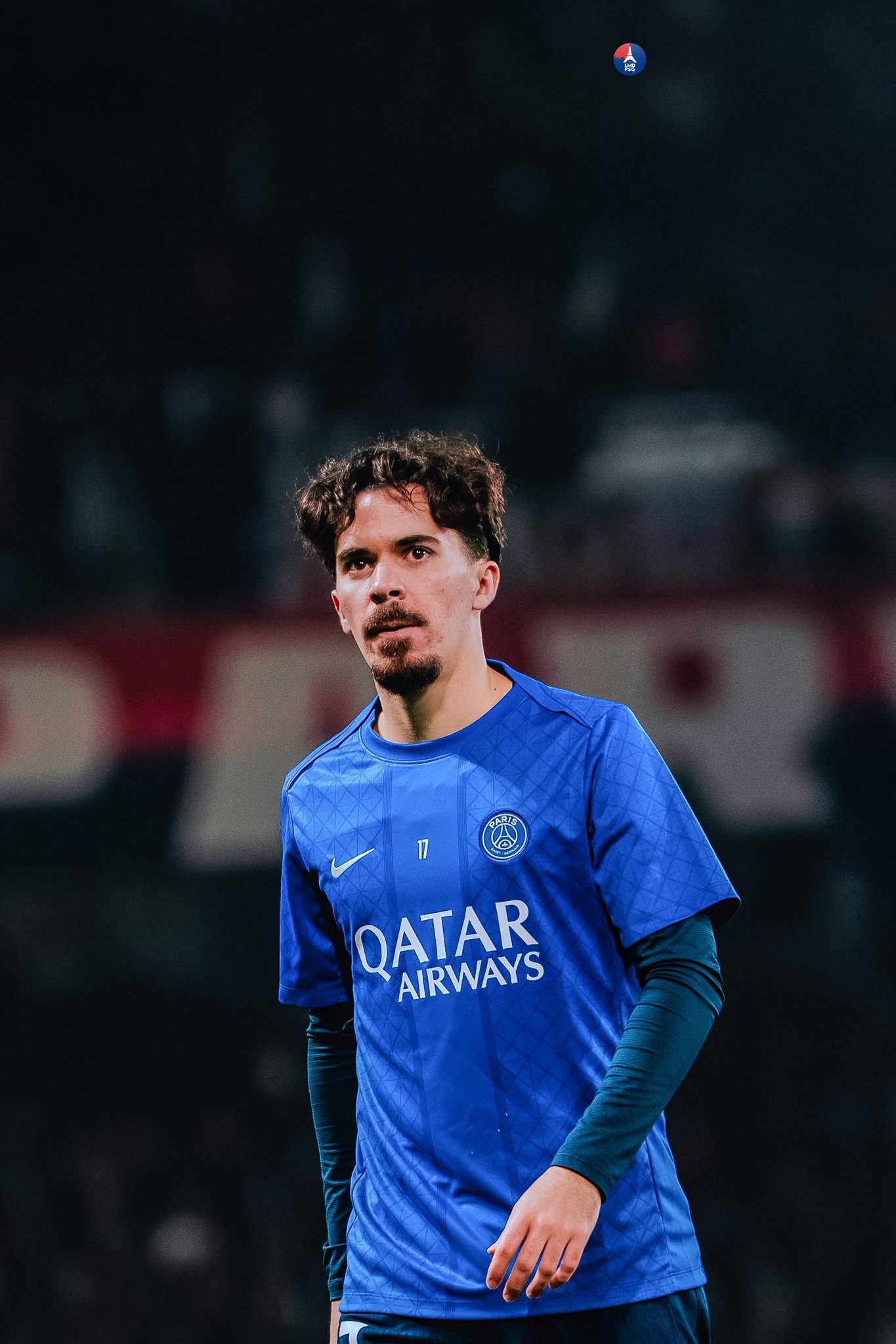 巴黎圣日耳曼  🚨 队报透露，上个月法国杯被淘汰后，维蒂尼亚狠狠地训斥了一位队