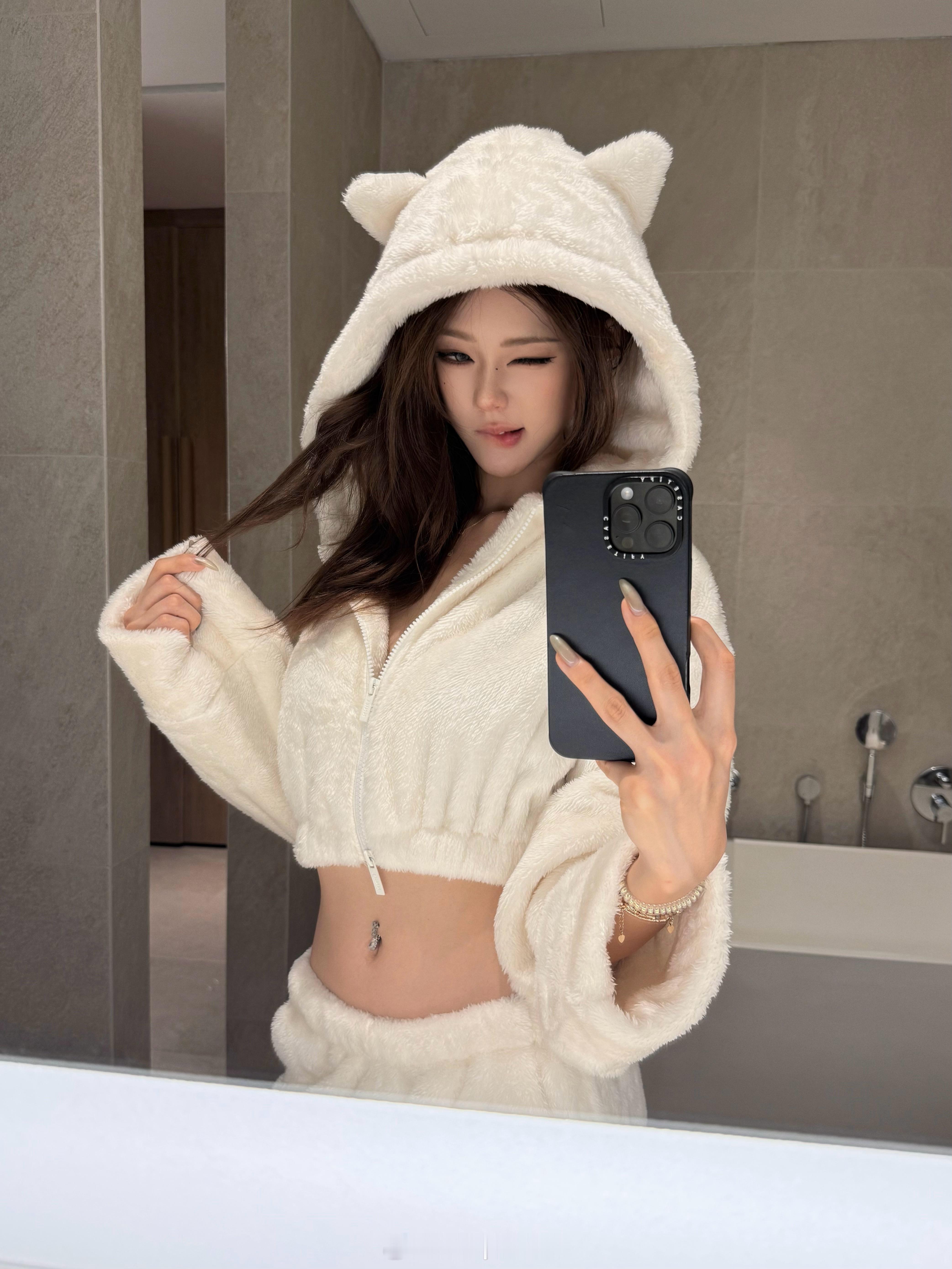 夏秋参半。 ​​​