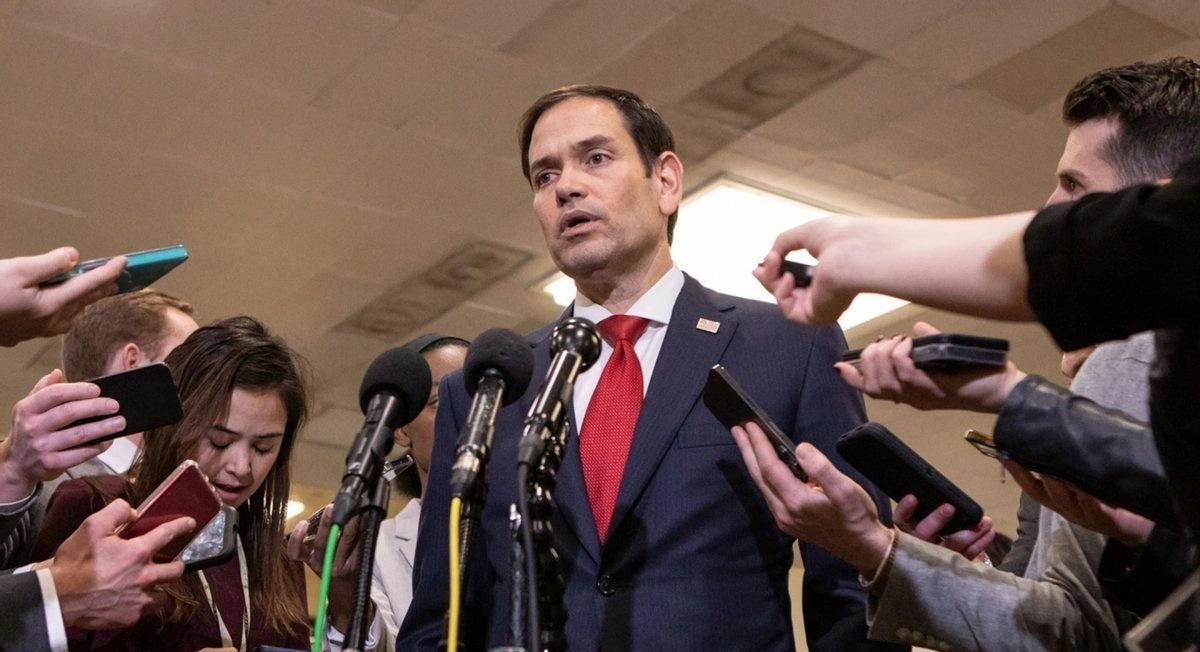 枪都顶头上了，被老美逼得让欧洲不得不投奔中国。
欧洲议会丹麦籍议员安德斯·维斯蒂