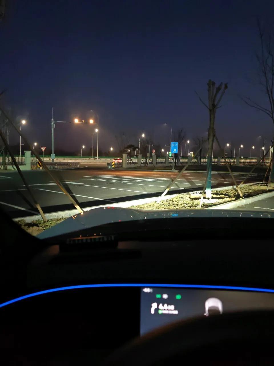 大家会笑话我吗？第一辆车，38万买了国产阿维塔11，被朋友说这个价位+几个W还不
