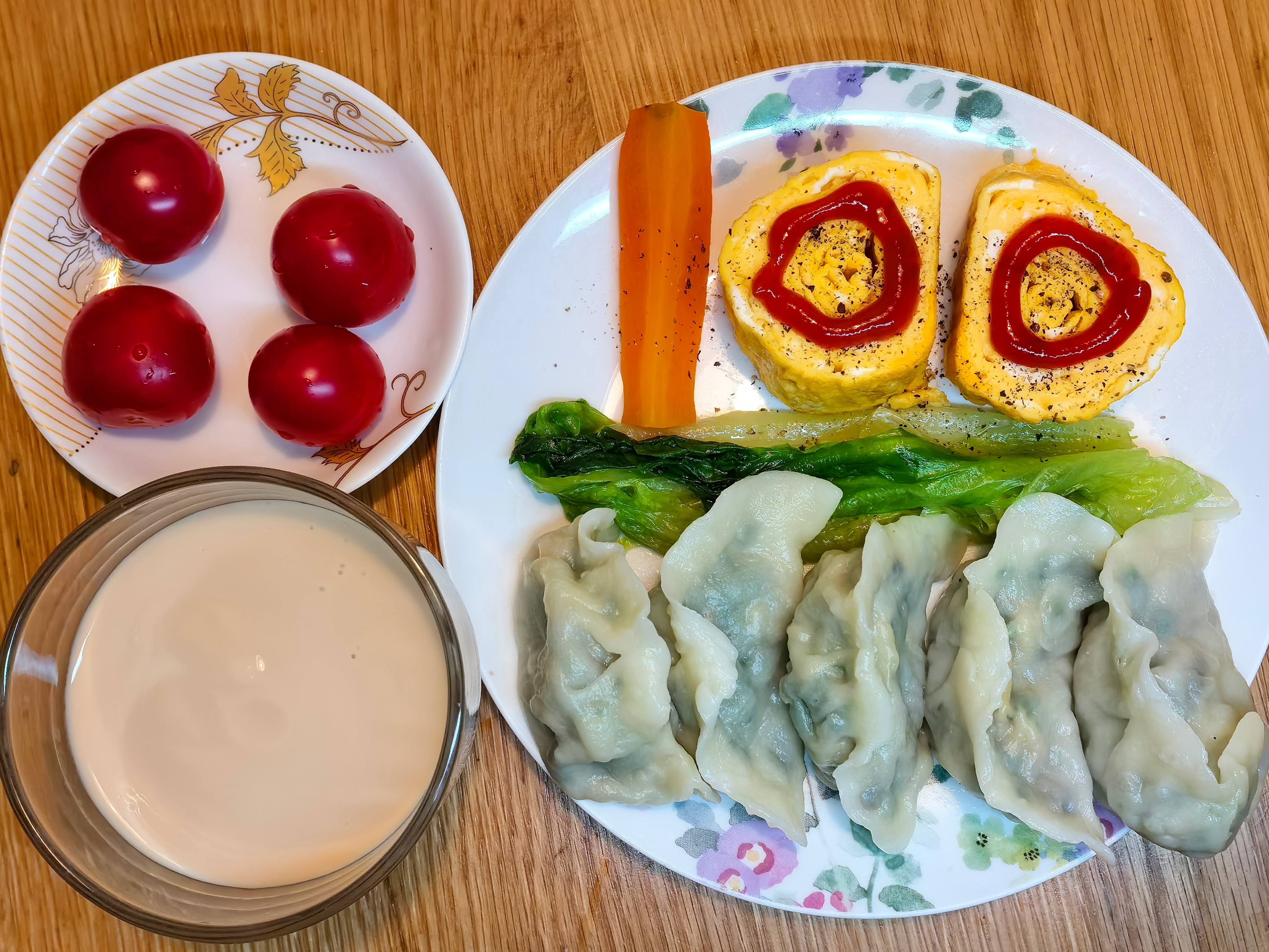 波妞的早餐  今天继续考试，继续💯早餐第三弹。🥢韭菜木耳肉虾仁馅饺子🥟，蒸