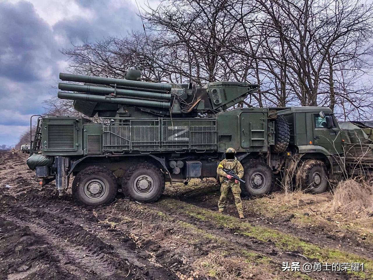 乌克兰特种部队的战利品：俄罗斯的自行高射炮导弹系统“铠甲-S1”。没有枪没有炮，