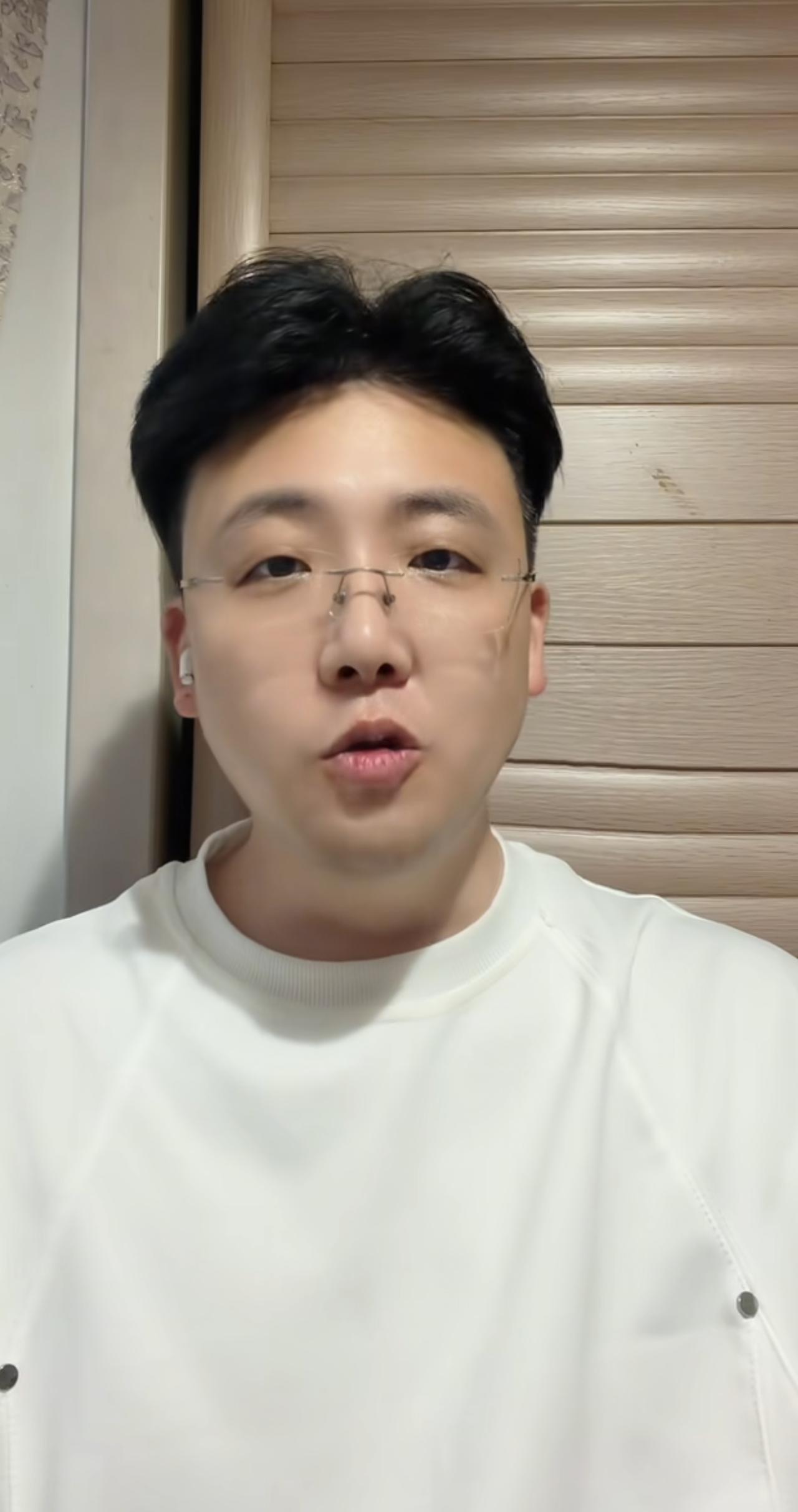 钱城又开始问候钢丝球，不过他今天的观点我实在没法认同。有人说郭德纲收入更高，他就
