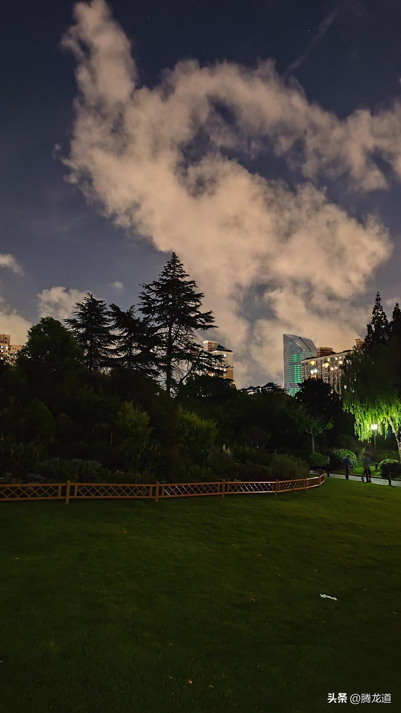 分享你随手拍的风景秋天公园夜晚天地