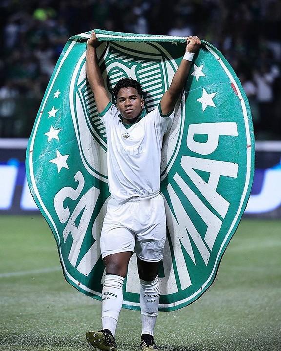17岁的恩德里克美好的一周！🇧🇷✨
在温布利打进他的国家队首粒进球 🏟
打