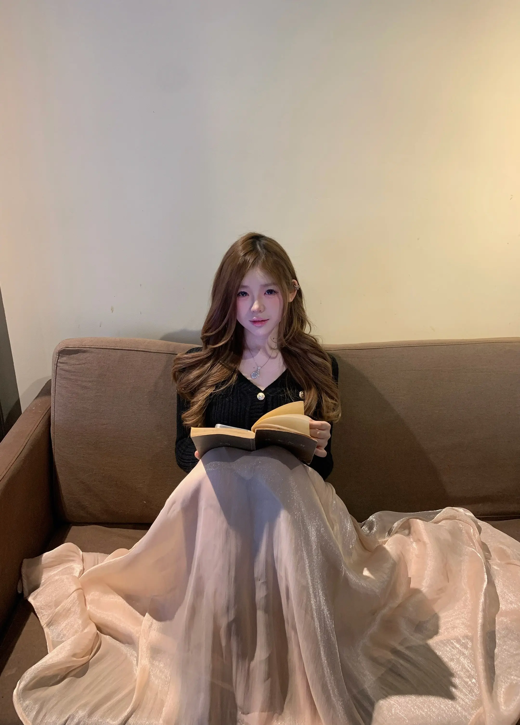 淡淡的就好了 细水长流也行 人生不会太圆满 不奢求虚无 只珍惜爱我的和我爱的