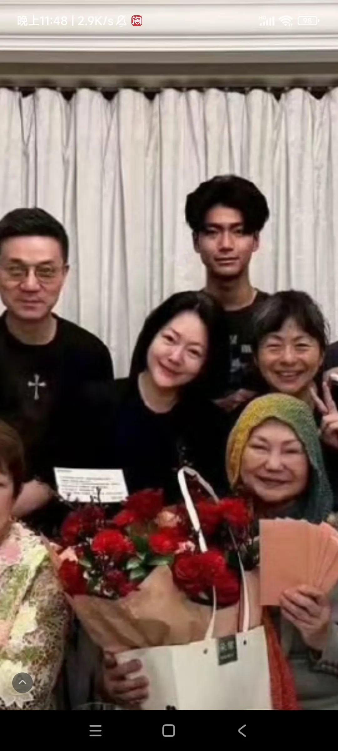 大s去世一百天，很多明星发文怀念大s，小s也搬到母亲处照顾母亲。
大s去世后，小