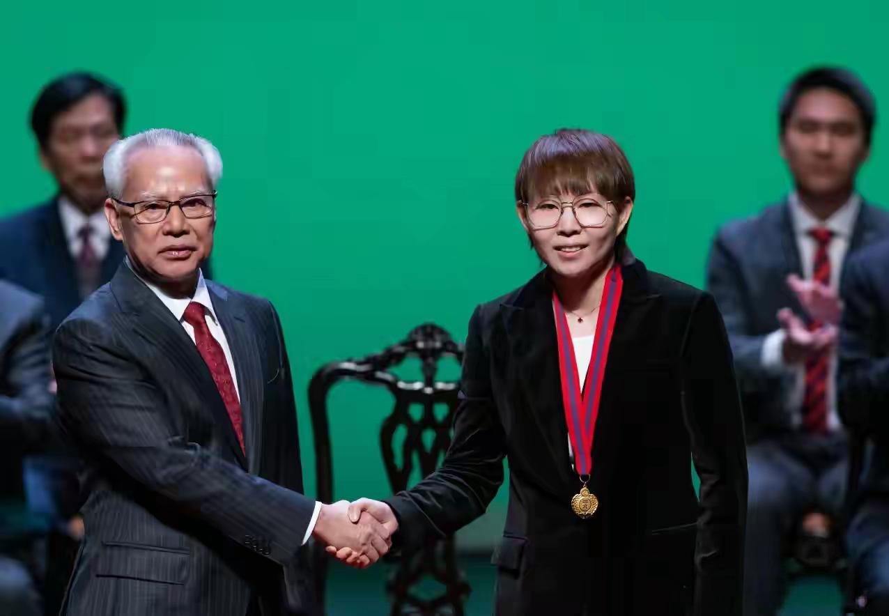 【澳门女乒替补参加伦敦世乒赛，朱雨玲当了女队主教练！】澳门女乒能进世乒赛，靠的是