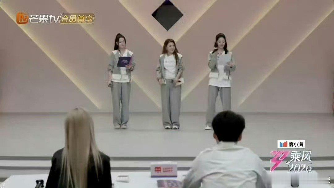 乌兰图雅怕万千惠被淘汰乘风2026怕队友被淘汰，乌兰图雅全力学英语，这份姐妹情谊