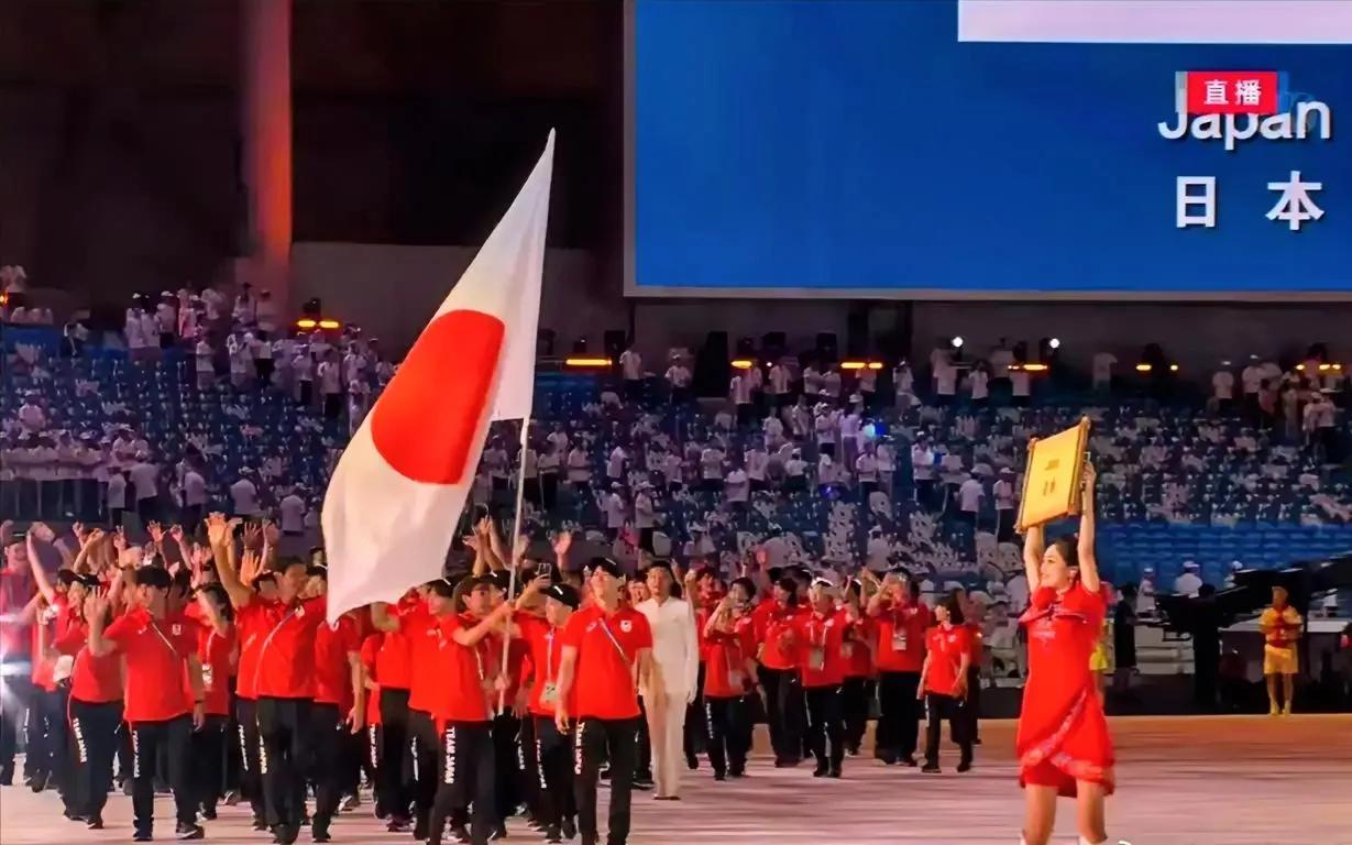 大运会开幕式，当日本队出场时，没有掌声是不是不礼貌?
因为看到报道，日本网友对开