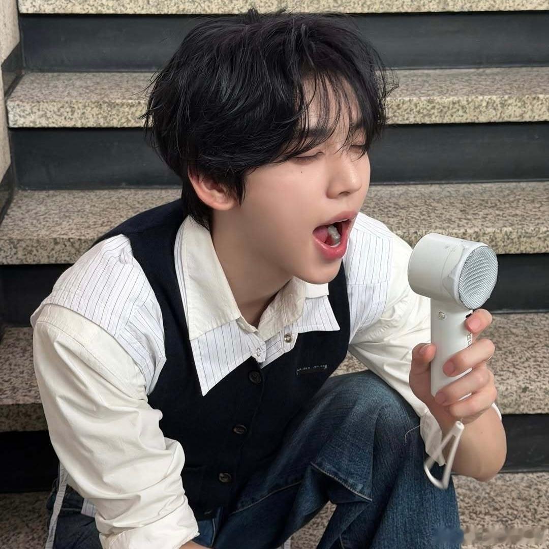 ʚ ₊˚⊹⁠♡——— ✮ ———♡⊹⁠˚₊ ᨩ             韩维辰 