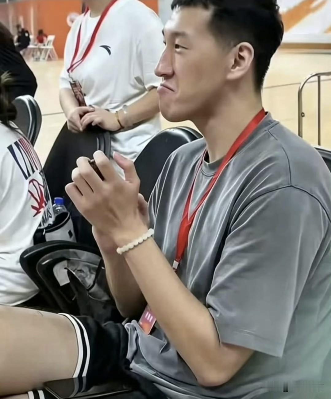 南京同曦这操作是精明还是脑子有病？大家可以猜一猜杜润旺这顶薪合同到底值多少钱？