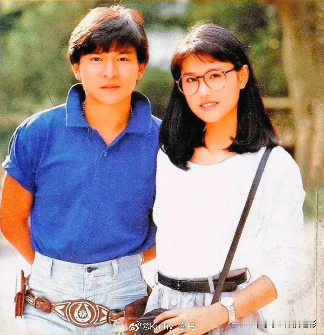 周海媚与刘德华合影，年轻真好周海媚