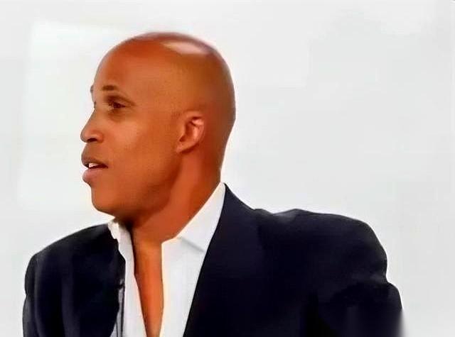 理查德·杰弗森，终于把当年被骑士队一脚踢开的真相，自己给说透了。
他说，这事儿其