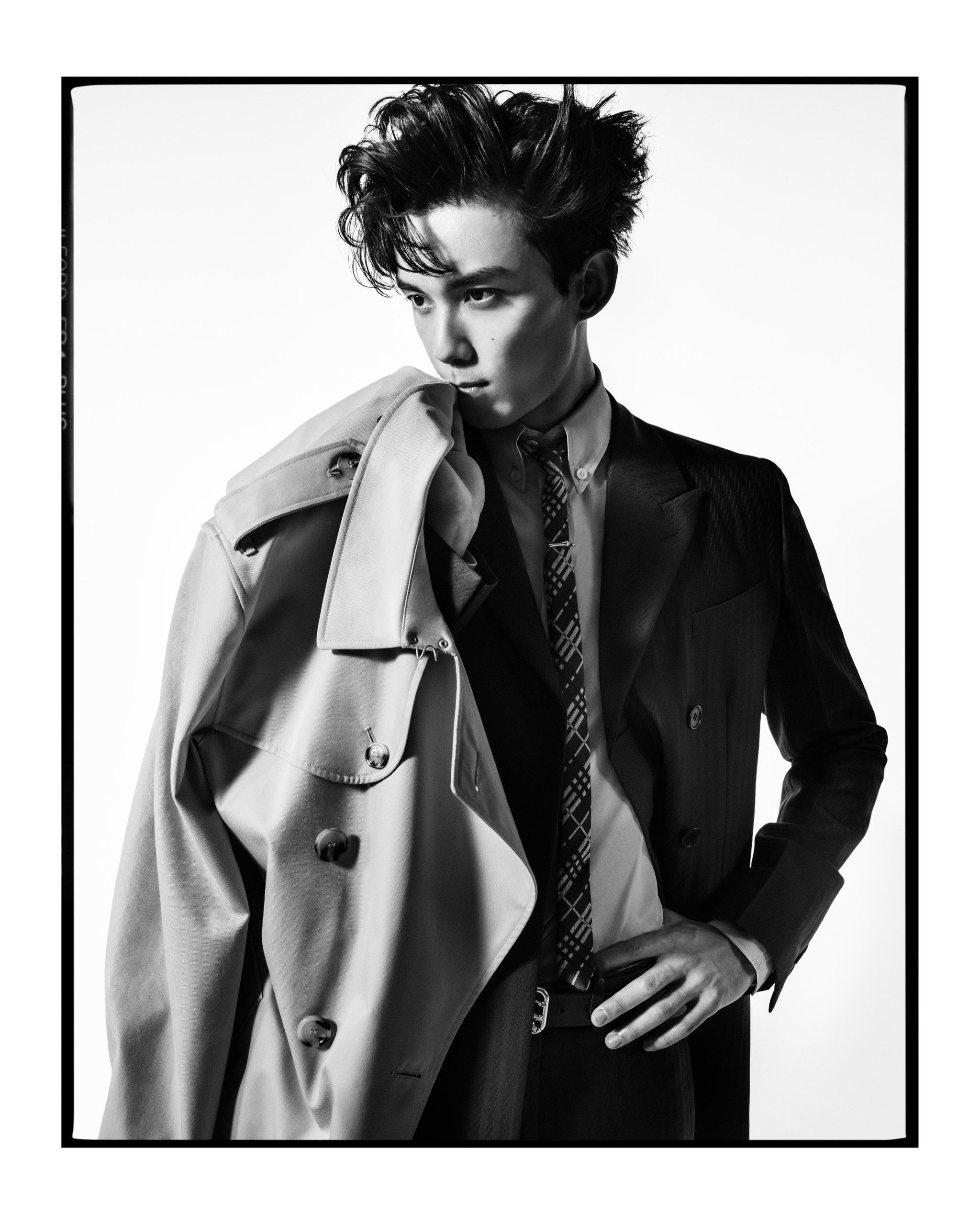 据 WWD 独家报道 ，品牌代言人吴磊出镜 Burberry 创立 170 周年